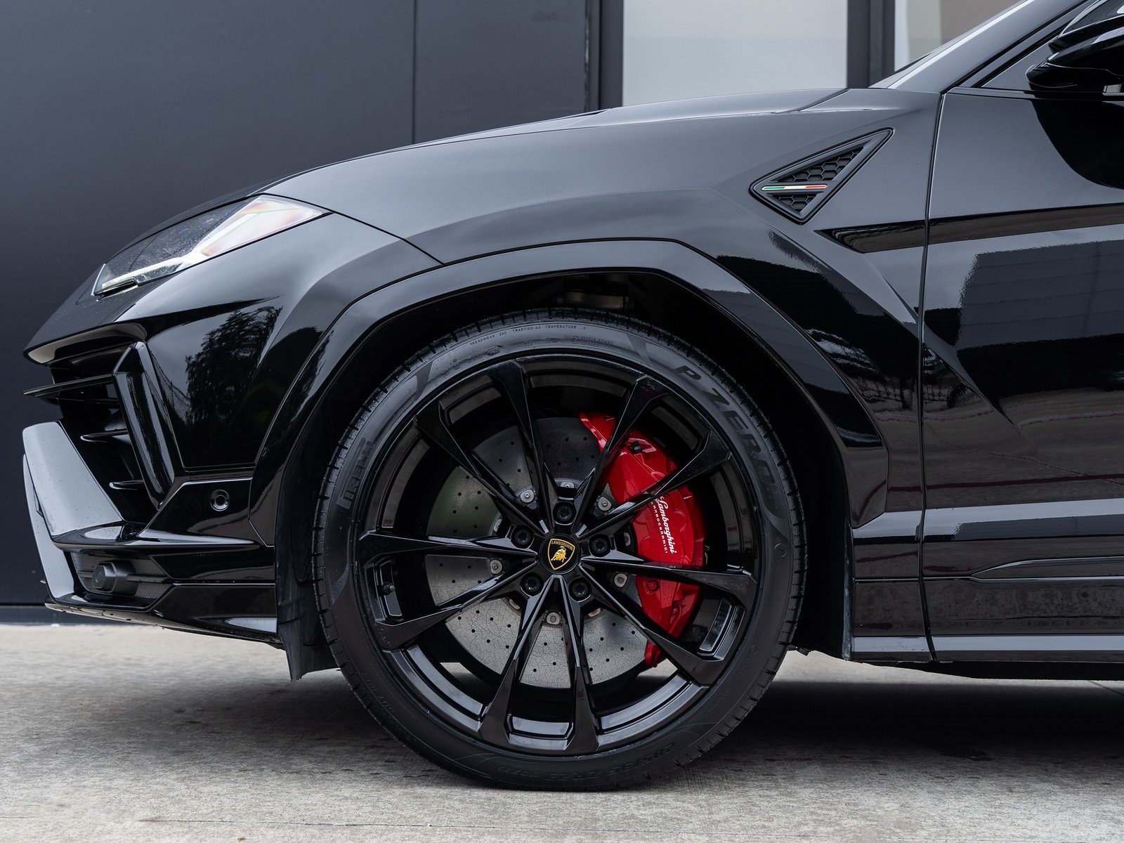 Used 2024 Lamborghini Urus S image 11