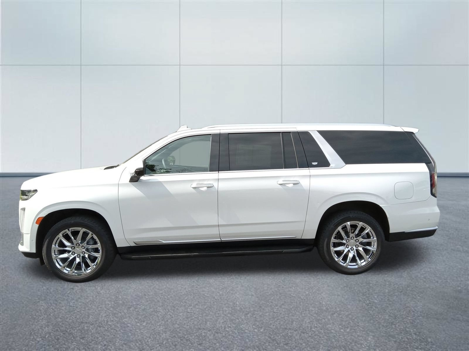 Used 2023 Cadillac Escalade ESV Premium Luxury w/ LPO, Radiant Package AWD/4WD image 2