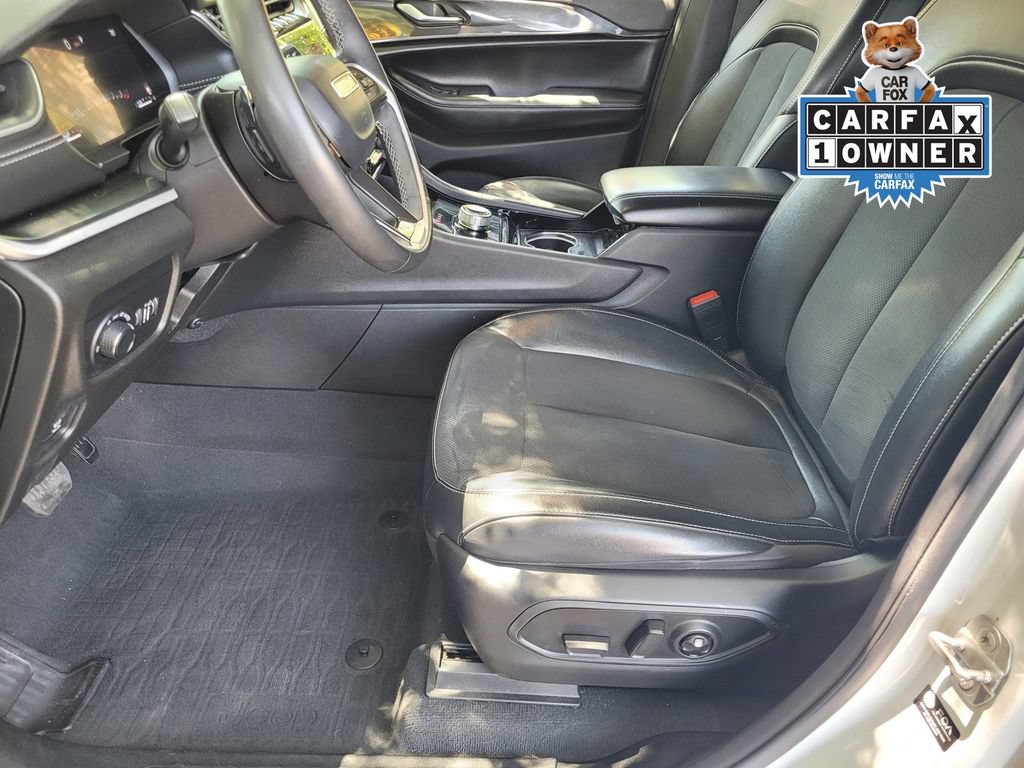 Used 2023 Jeep Grand Cherokee Altitude AWD/4WD image 20