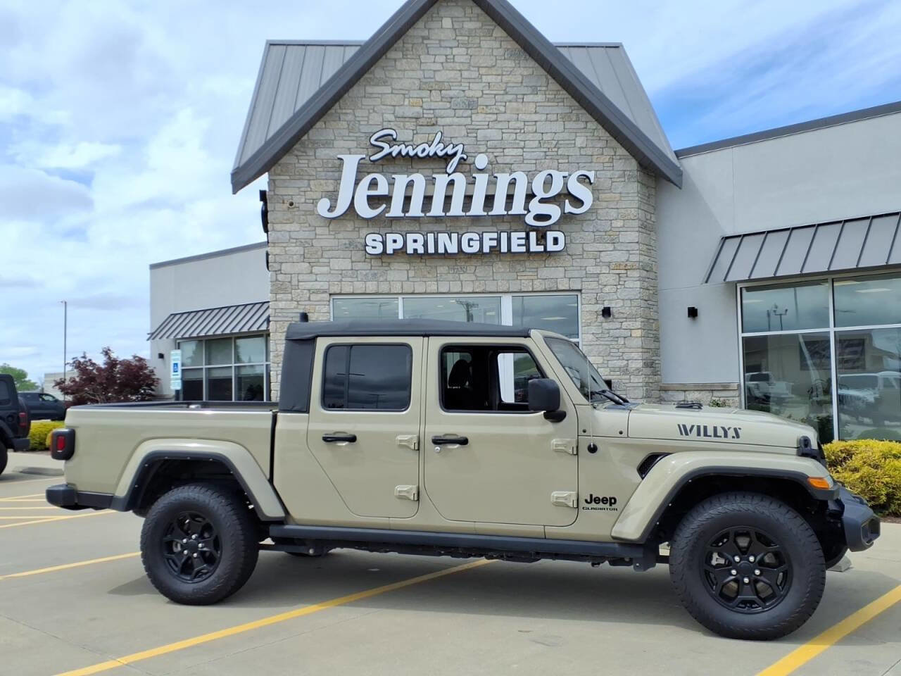 Used 2022 Jeep Gladiator Sport AWD/4WD image 1
