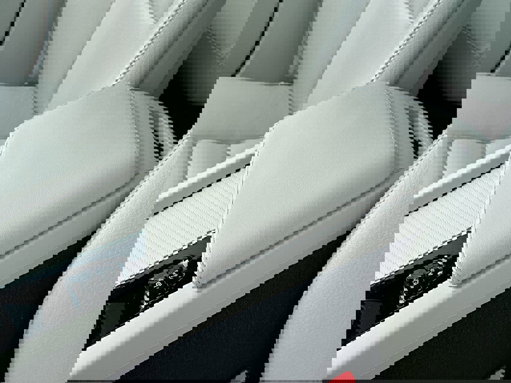 Used 2024 Volvo S60 B5 Core image 20