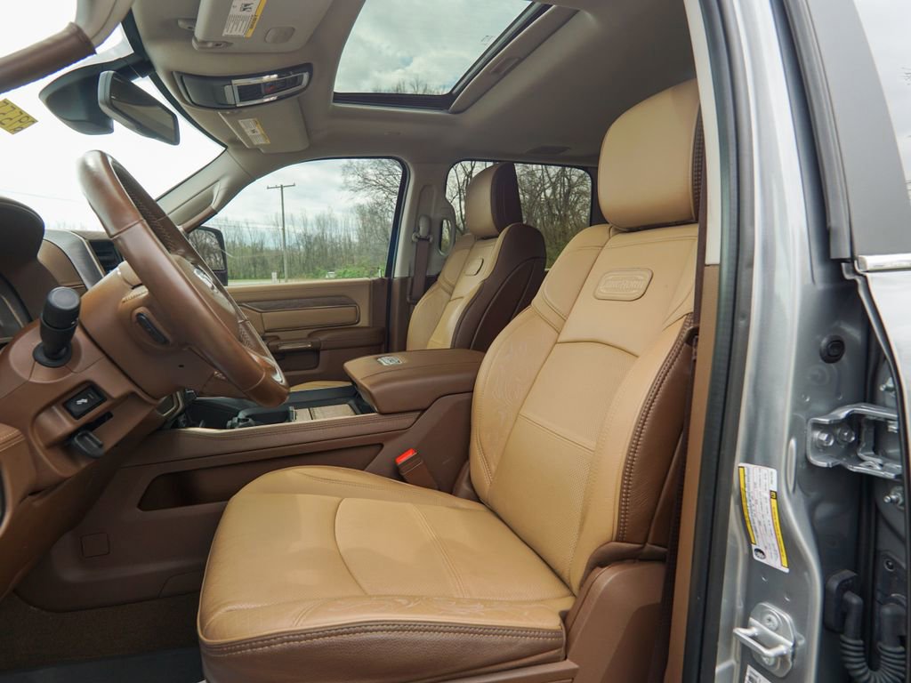 Used 2023 RAM 3500 Limited image 26