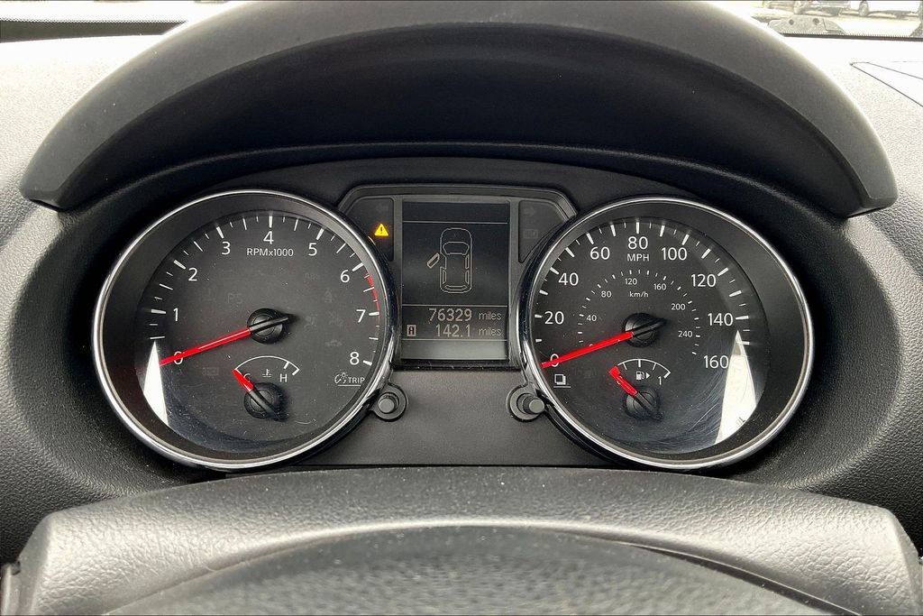 Used 2011 Nissan Rogue SV image 4