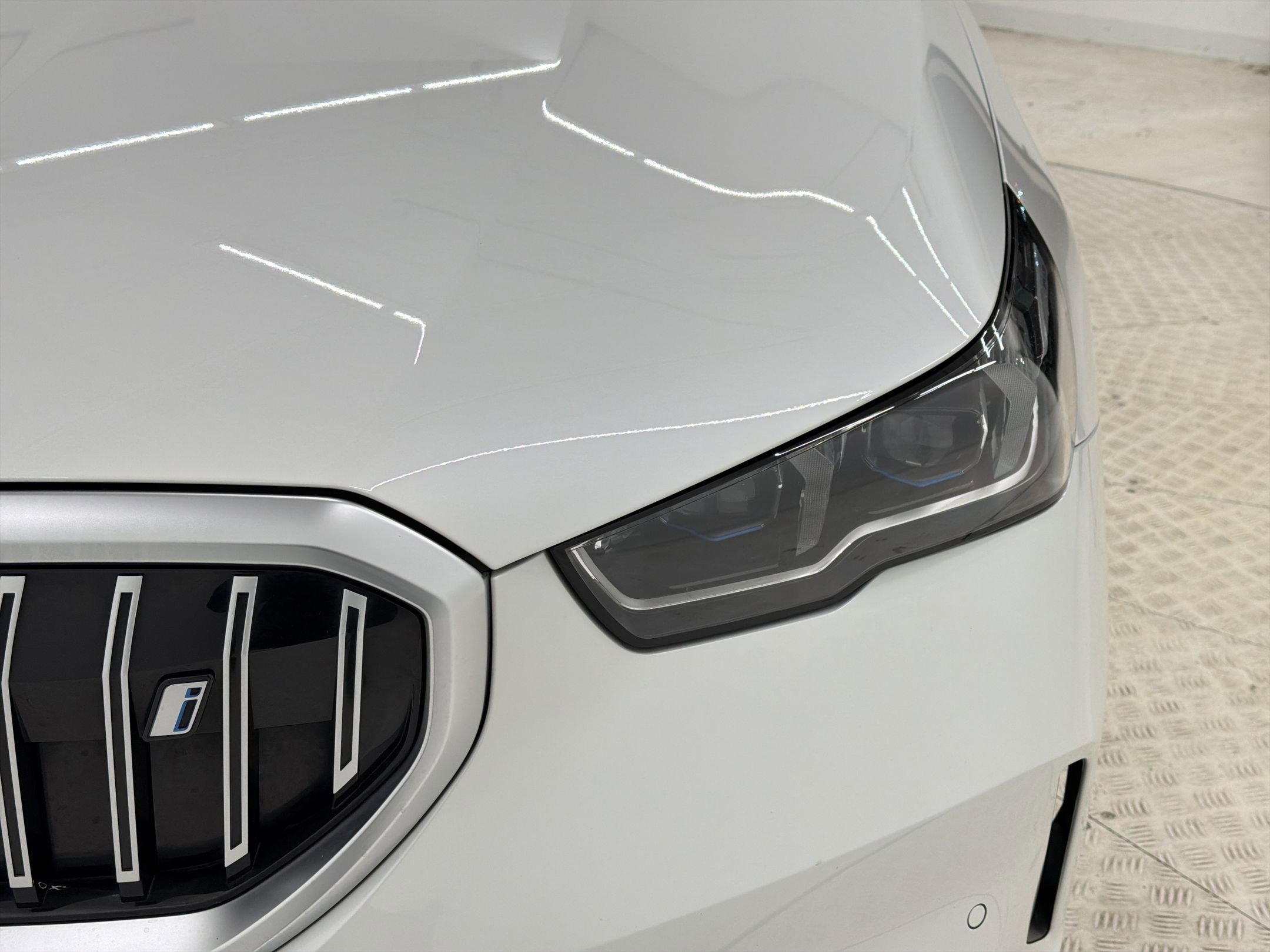 Certified 2024 BMW i5 eDrive40i w/ M Sport Package image 11