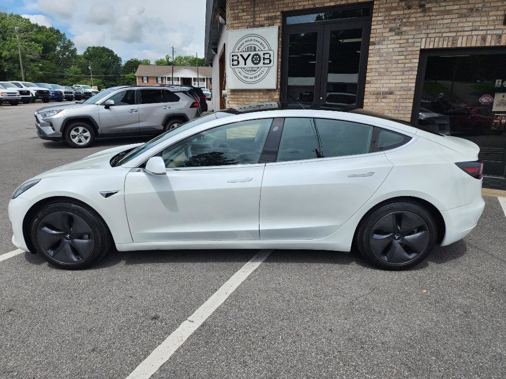 Used 2020 Tesla Model 3 Standard Range RWD image 2