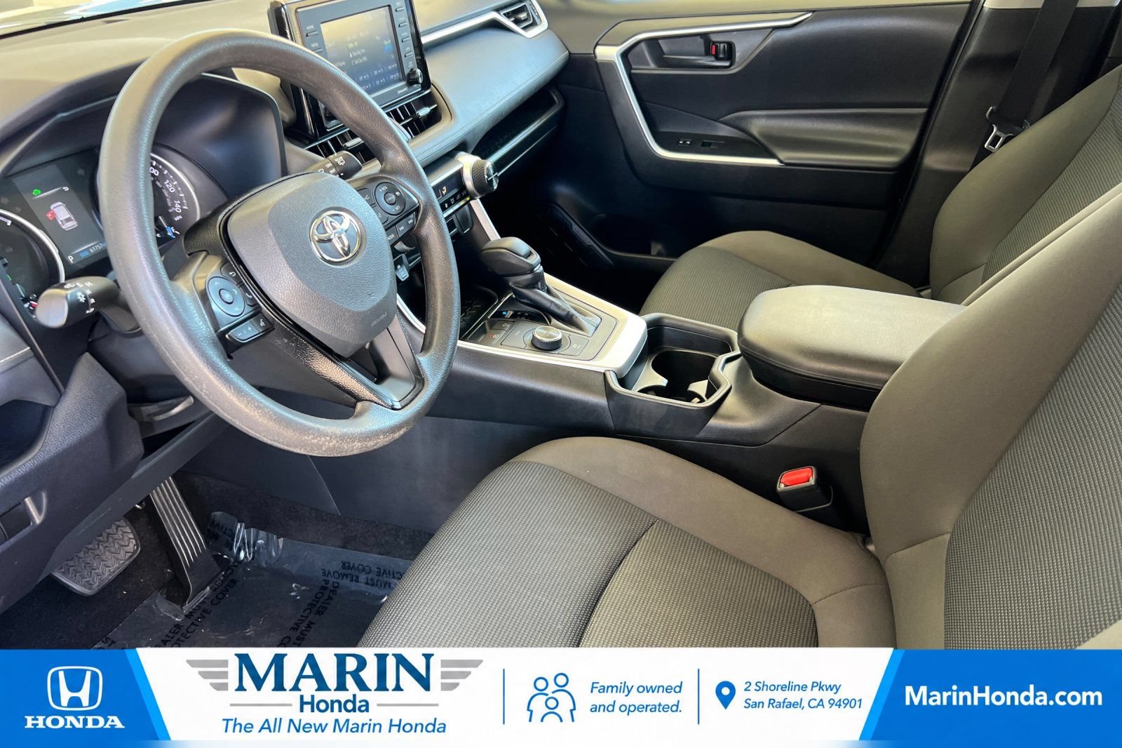 Used 2021 Toyota RAV4 LE w/ Carpet Mat Package (TMS) AWD/4WD image 10