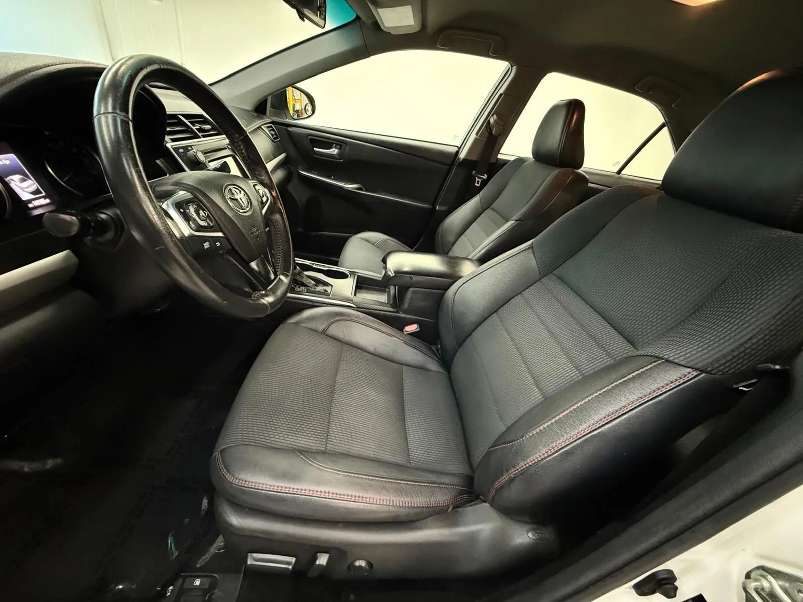 Used 2017 Toyota Camry SE image 26