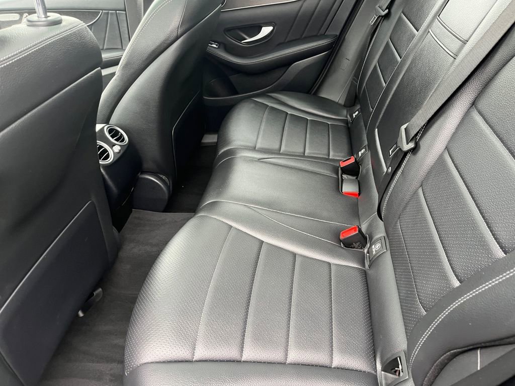Used 2022 Mercedes-Benz GLC 300 4MATIC image 13