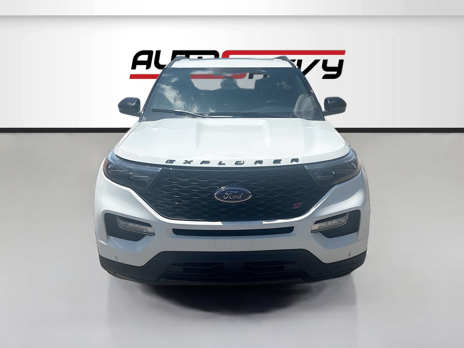 Used 2023 Ford Explorer ST w/ Equipment Group 401A AWD/4WD image 2