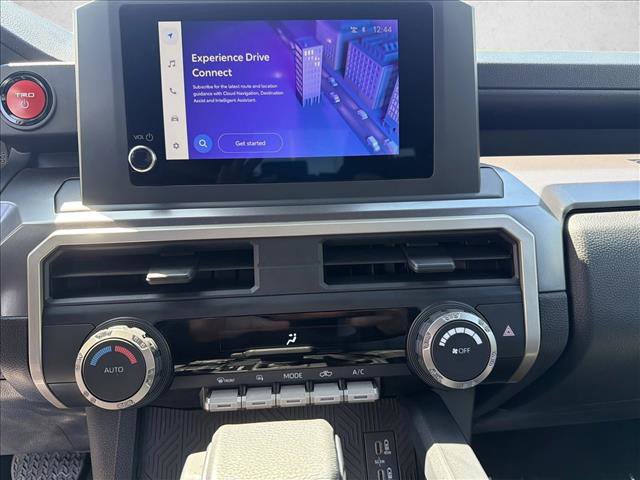Certified 2025 Toyota Tacoma TRD Off-Road AWD/4WD image 18