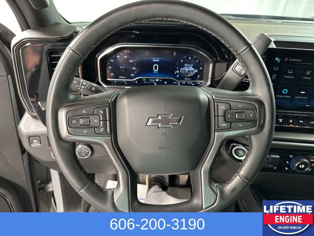 Used 2024 Chevrolet Silverado 2500 ZR2 w/ Technology Package image 30