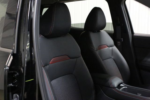 New 2026 Nissan Kicks SR w/ Cold Weather Package image 23