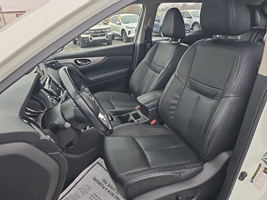 Used 2020 Nissan Rogue Sport SL w/ Premium Package image 17