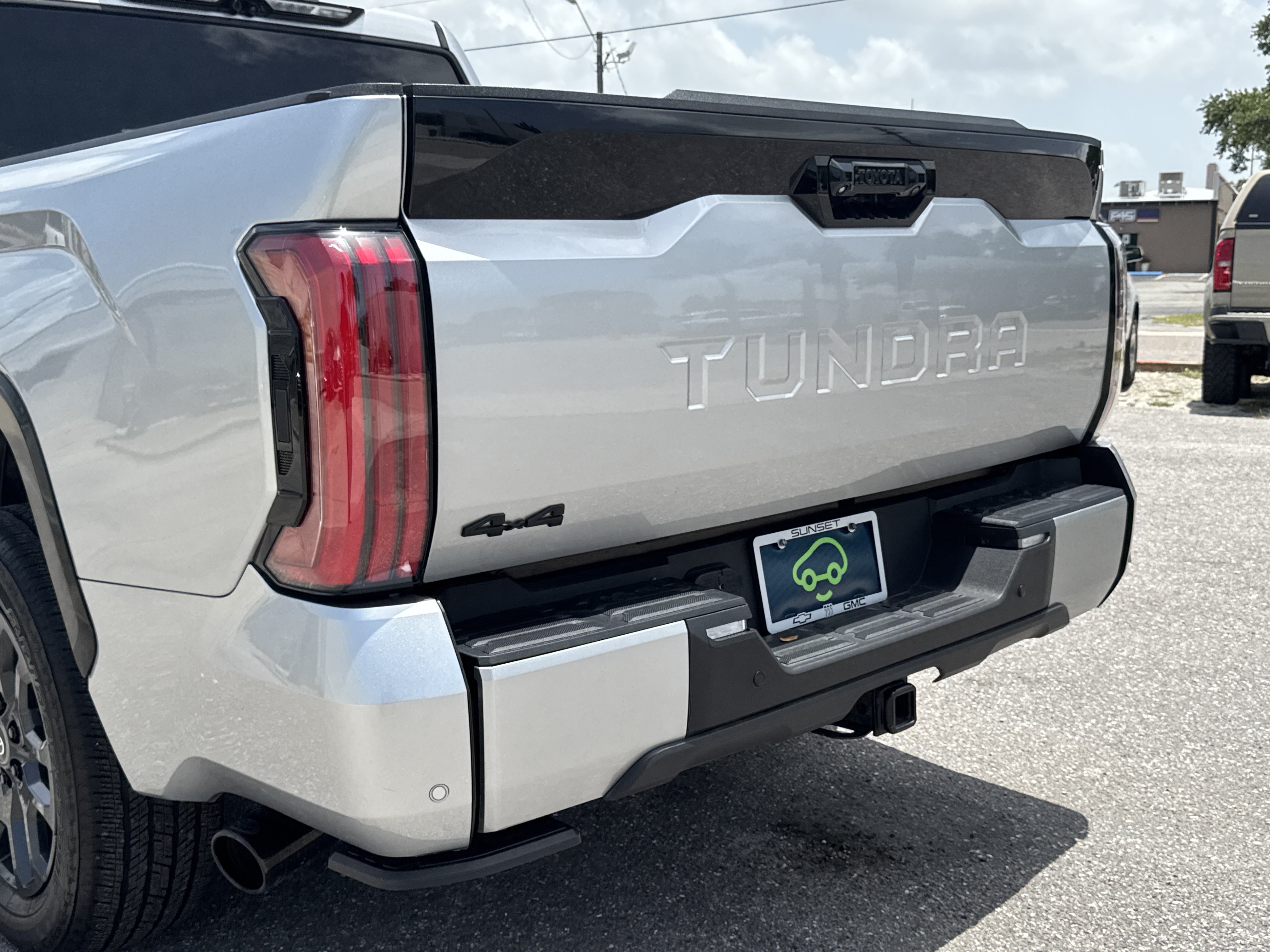 Used 2025 Toyota Tundra Platinum AWD/4WD image 10