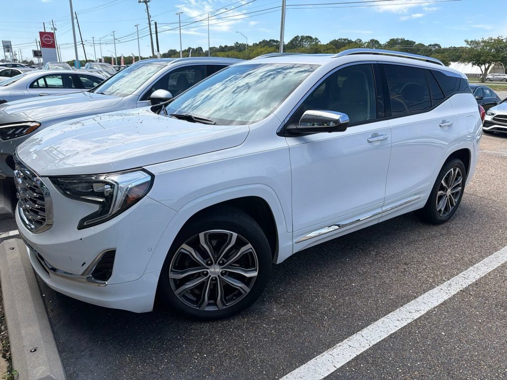 Used 2019 GMC Terrain Denali w/ Advanced Safety Package FWD image 1