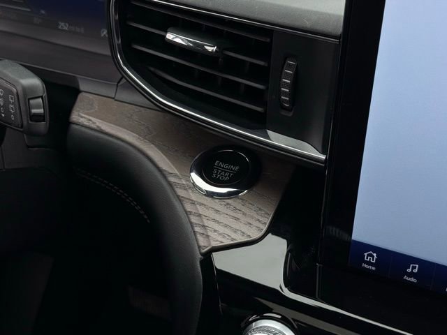 Used 2023 Ford Explorer Platinum w/ Technology Package image 32