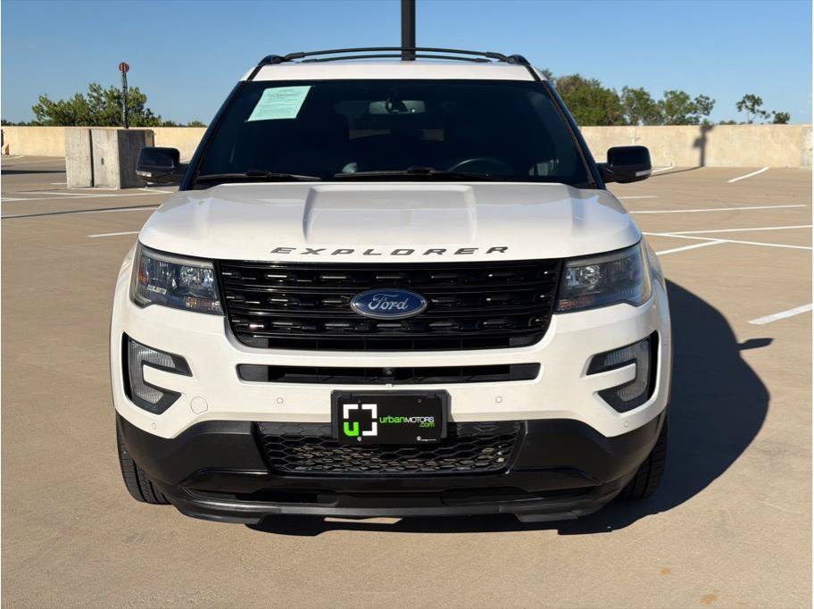 Used 2017 Ford Explorer Sport w/ Equipment Group 401A AWD/4WD image 2