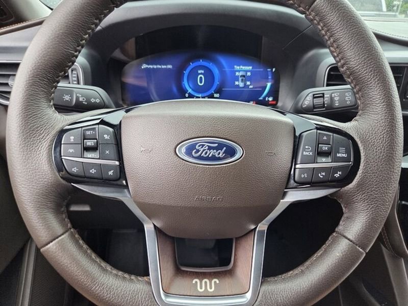 Certified 2023 Ford Explorer King Ranch w/ Technology Package AWD/4WD image 31