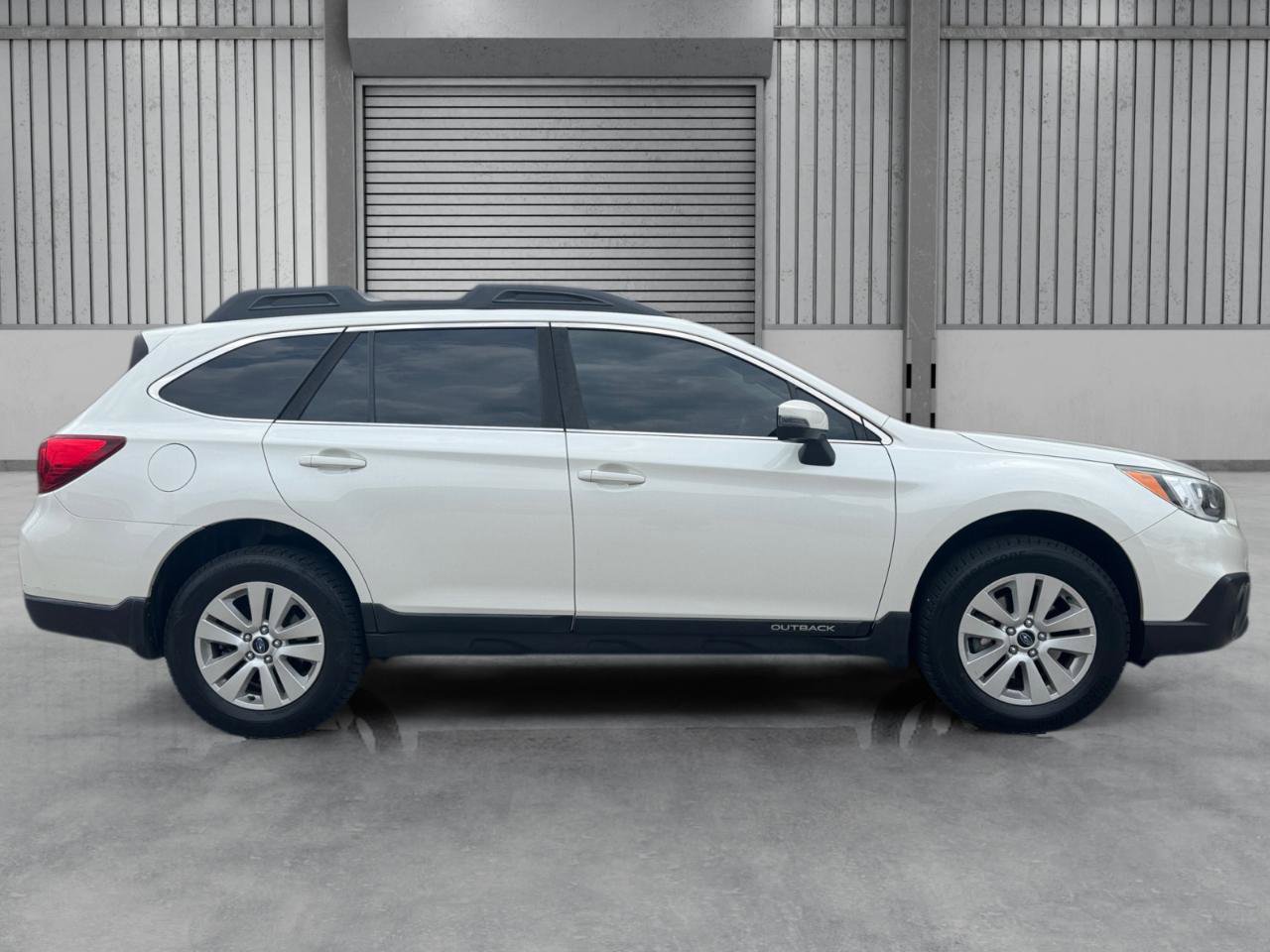 Used 2017 Subaru Outback 2.5i Premium AWD/4WD image 32