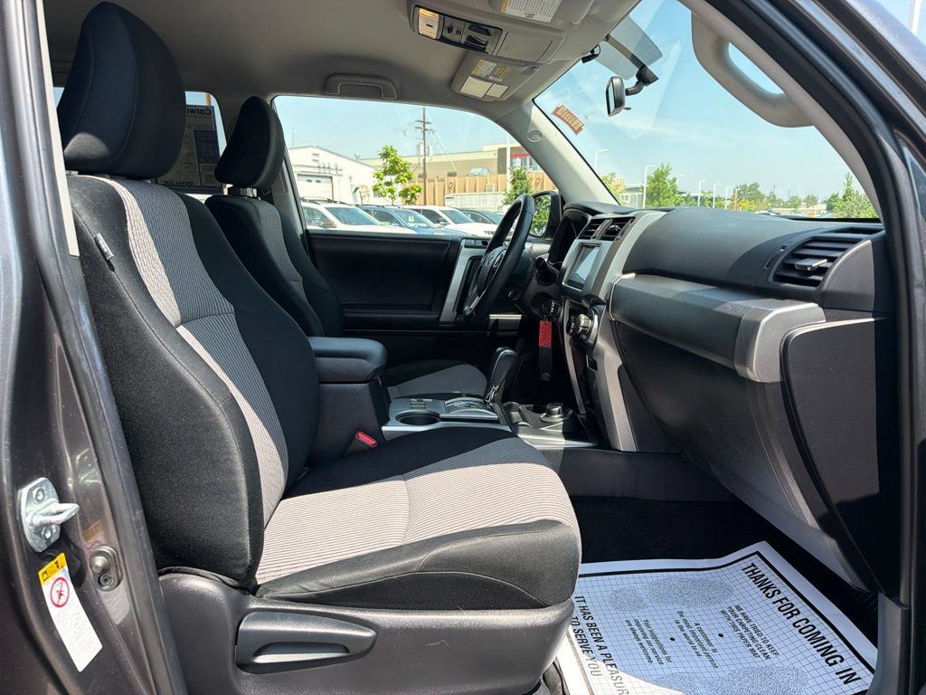 Used 2018 Toyota 4Runner SR5 AWD/4WD image 11