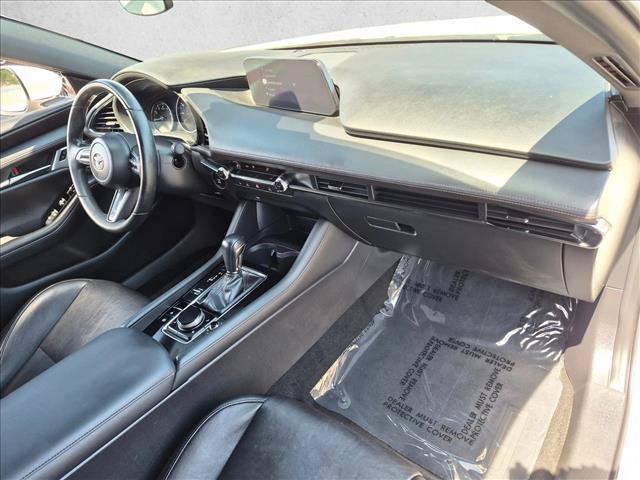 Used 2020 MAZDA MAZDA3 Hatchback w/ Premium Package FWD image 19