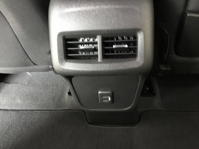 Used 2024 GMC Terrain SLE w/ Driver Convenience Package FWD image 41