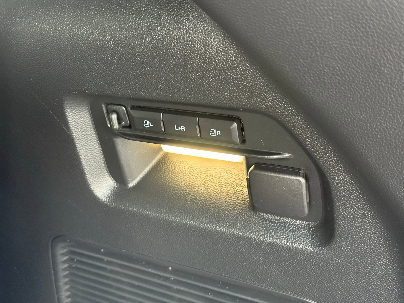 Used 2023 Ford Explorer ST w/ Equipment Group 401A image 40