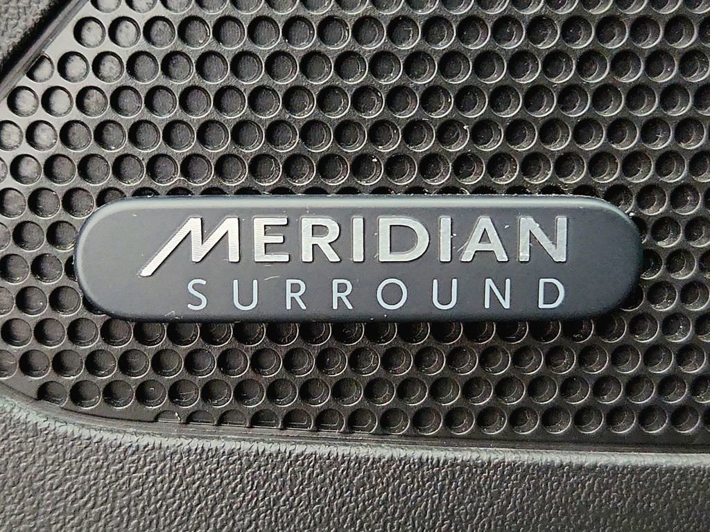 Used 2018 Jaguar F-PACE S image 23