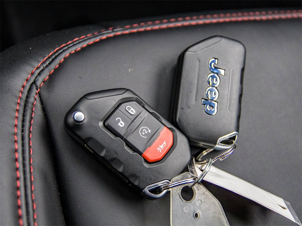 Used 2025 Jeep Wrangler Unlimited Rubicon image 40