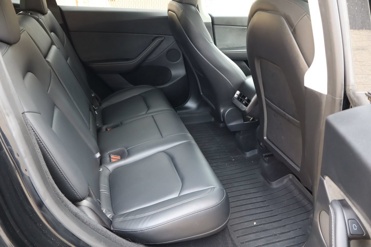 Used 2025 Tesla Model Y Long Range RWD image 15
