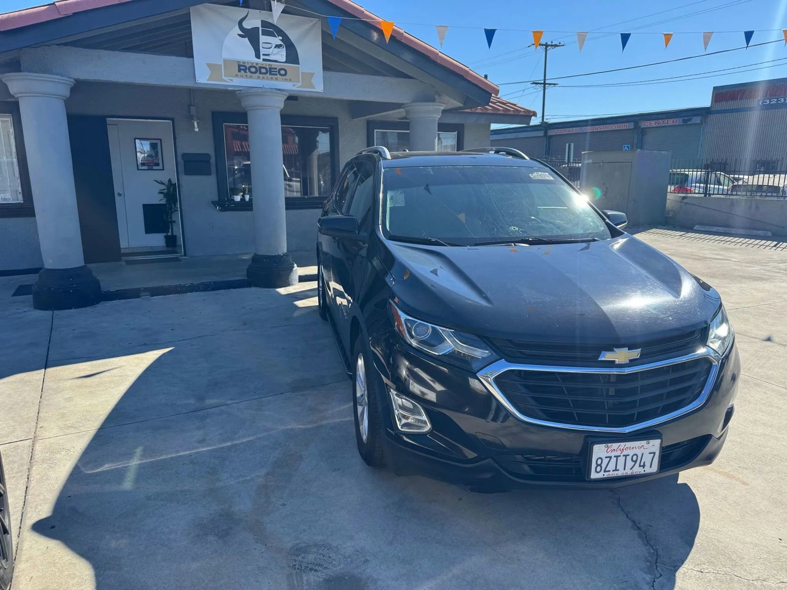 Used 2018 Chevrolet Equinox LT w/ Sun & Infotainment Package image 3