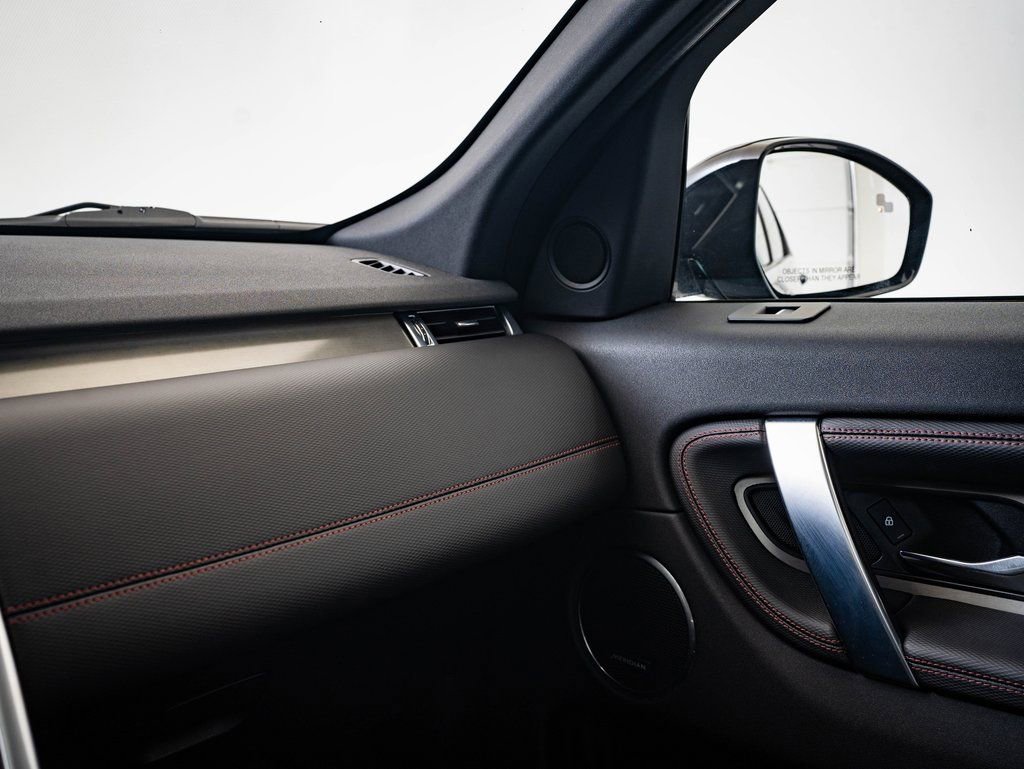 Used 2023 Land Rover Discovery Sport SE R-Dynamic image 29