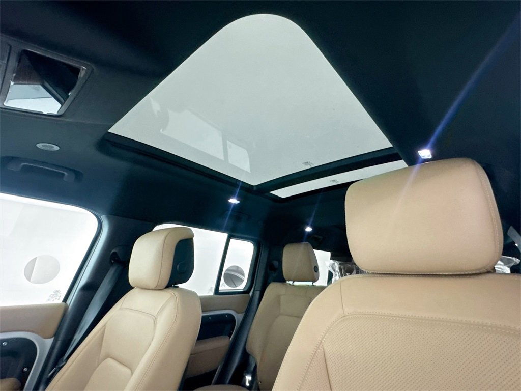 New 2026 Land Rover Defender 130 X-Dynamic SE image 21