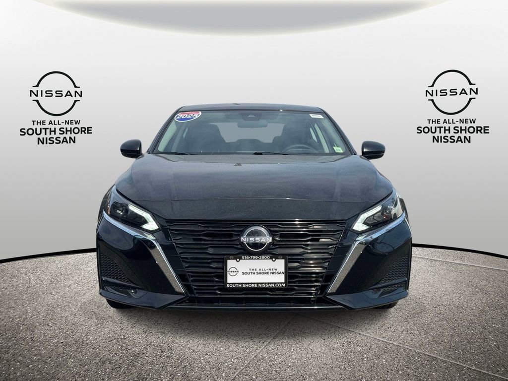 Used 2025 Nissan Altima 2.5 S FWD image 2