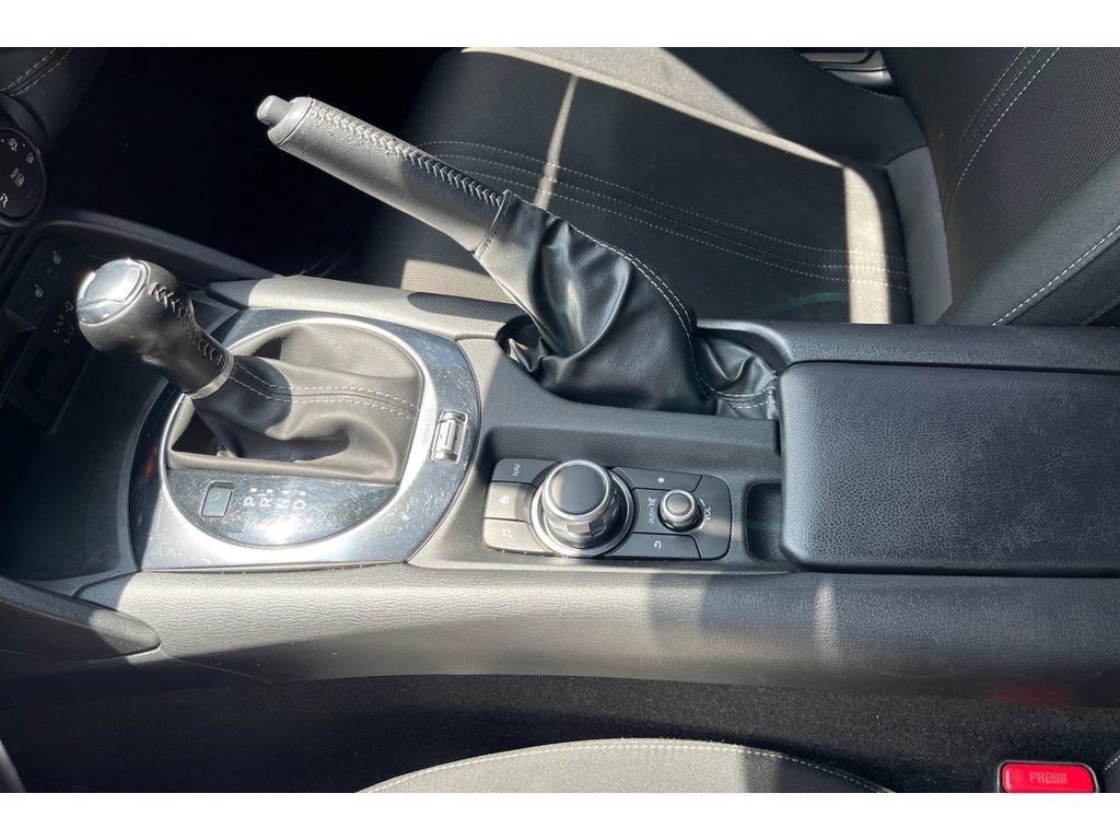 Used 2020 MAZDA MX-5 Miata RF Club RWD image 29