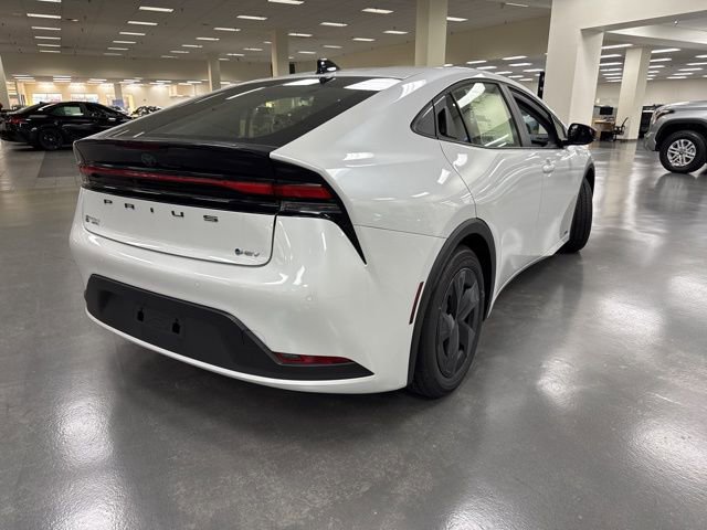New 2026 Toyota Prius LE image 3