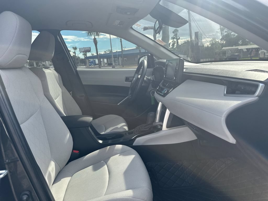 Used 2022 Toyota Corolla Cross L FWD image 17