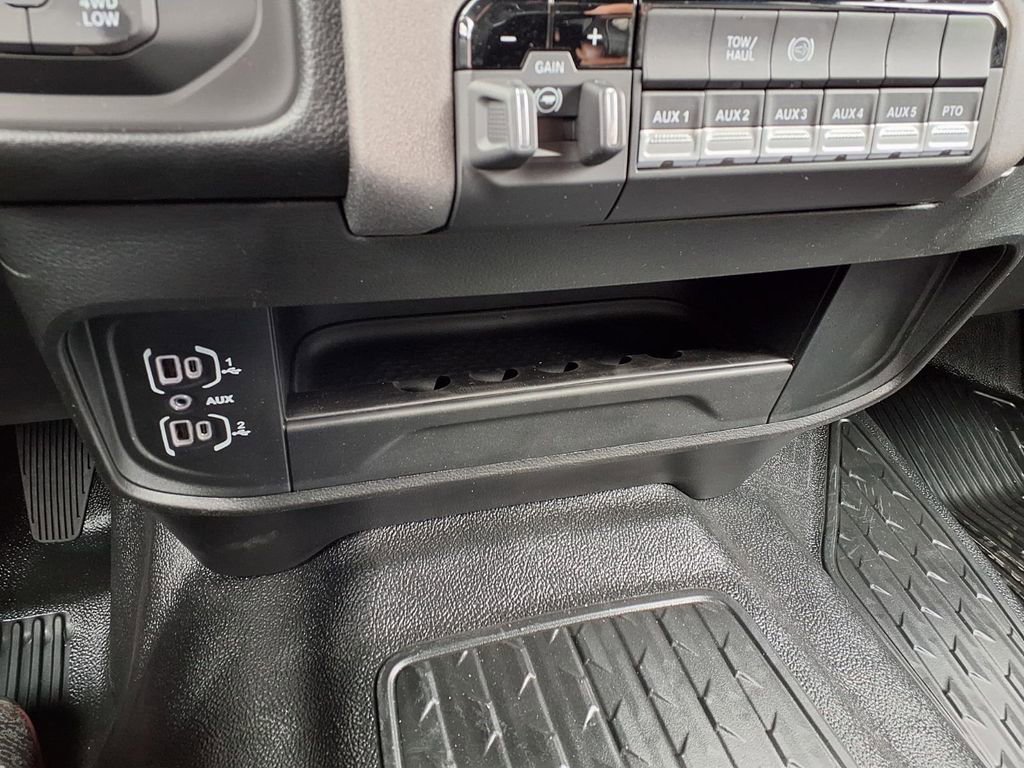 New 2026 RAM 5500 Tradesman AWD/4WD image 10