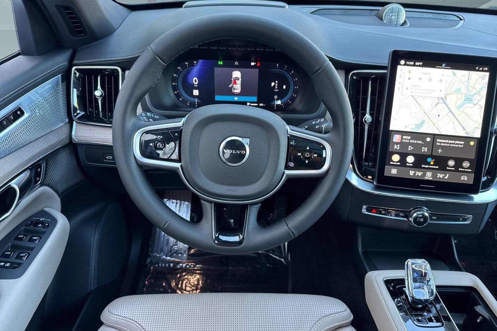 Used 2025 Volvo XC90 B6 Ultra w/ Protection Package Premier image 30