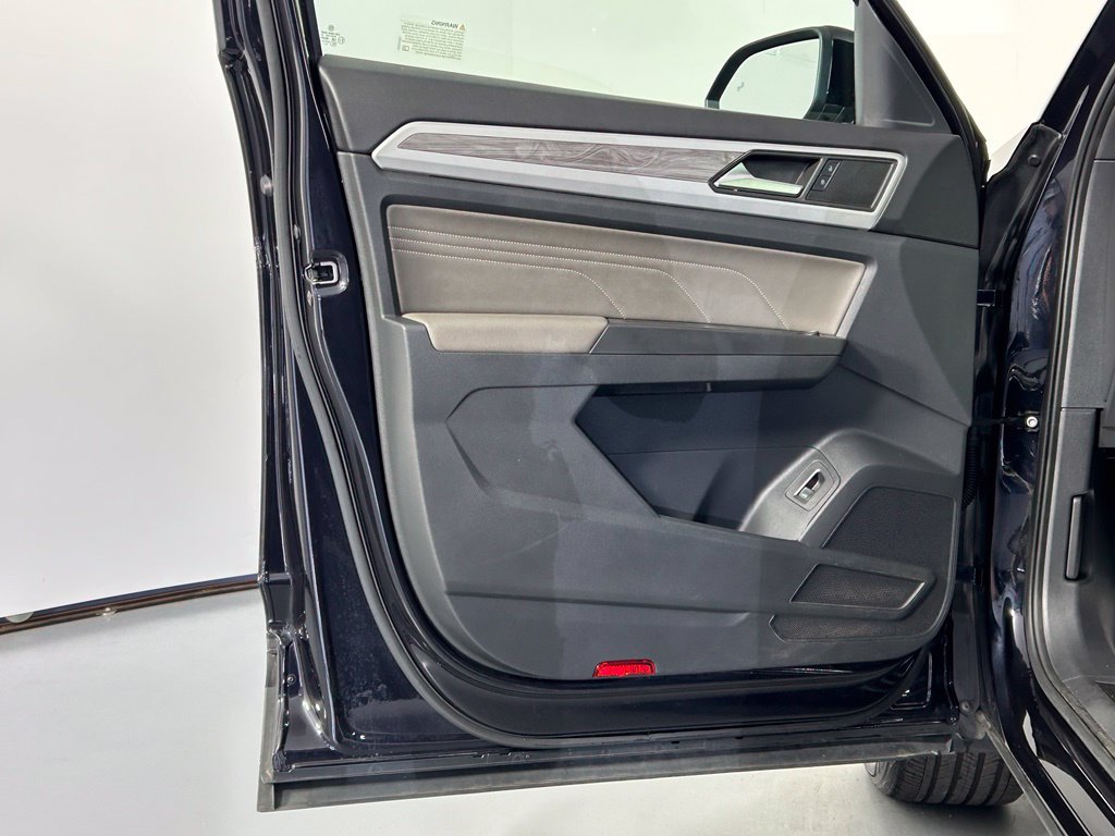 Used 2023 Volkswagen Atlas Cross Sport SE w/ Panoramic Sunroof Package AWD/4WD image 33
