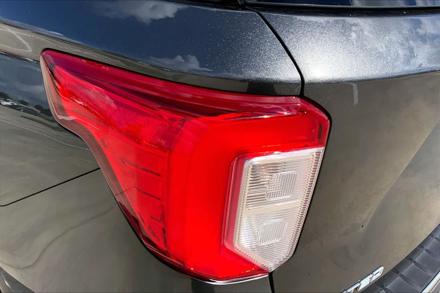 Used 2020 Ford Explorer Limited RWD image 27
