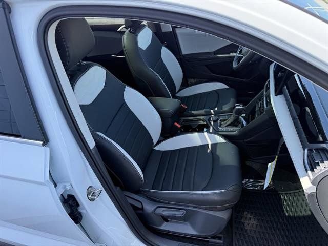 New 2025 Volkswagen Taos SEL image 20