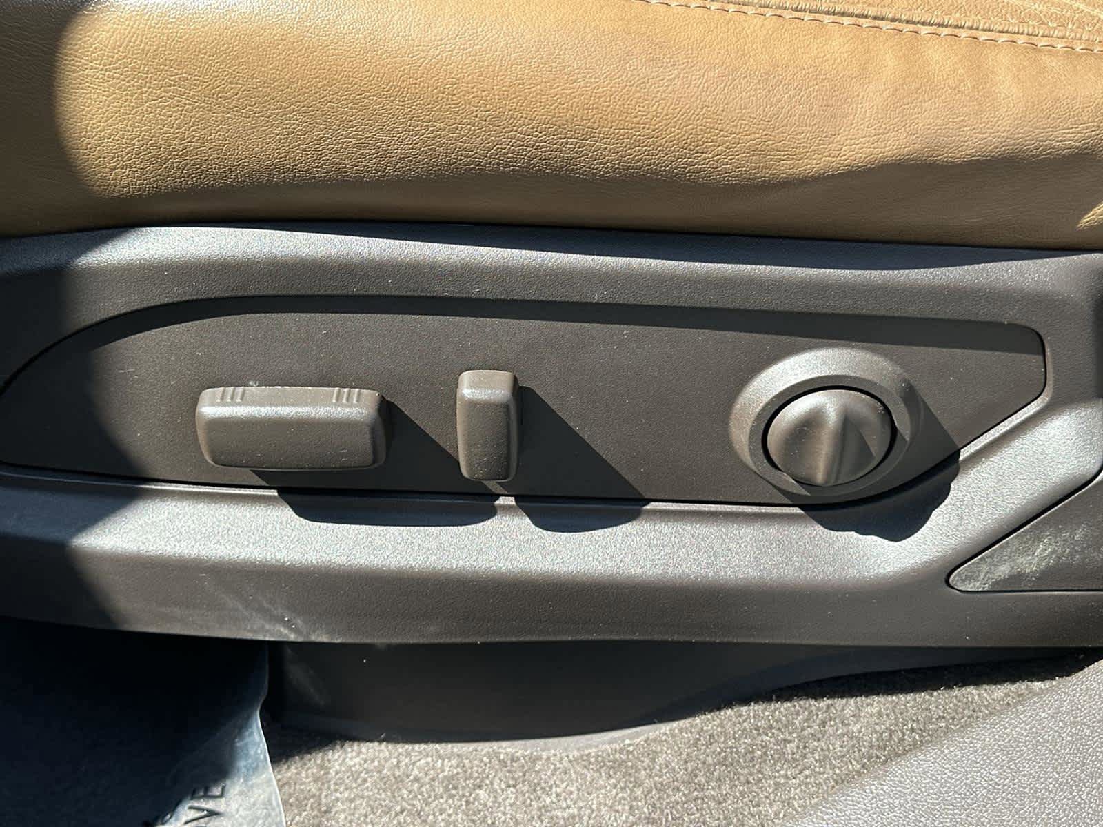 Used 2013 Buick Enclave Leather image 23