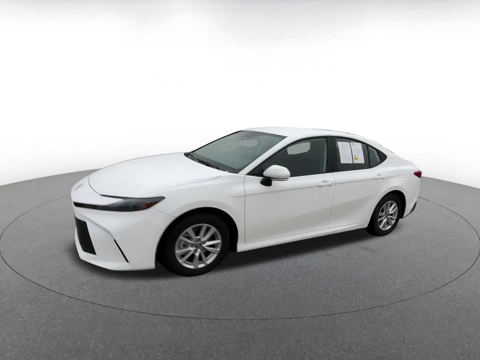 Used 2025 Toyota Camry LE image 8
