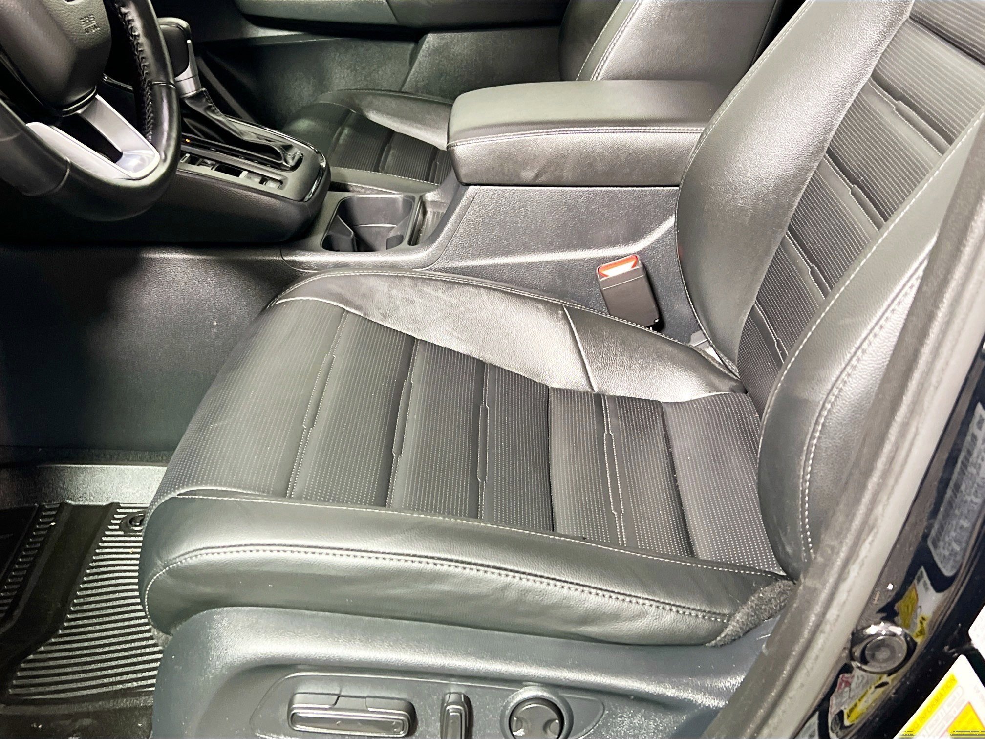 Used 2025 Honda CR-V EX-L image 16