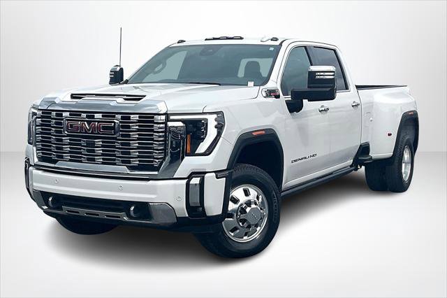 Used 2024 GMC Sierra 3500 Denali w/ Technology Package image 3