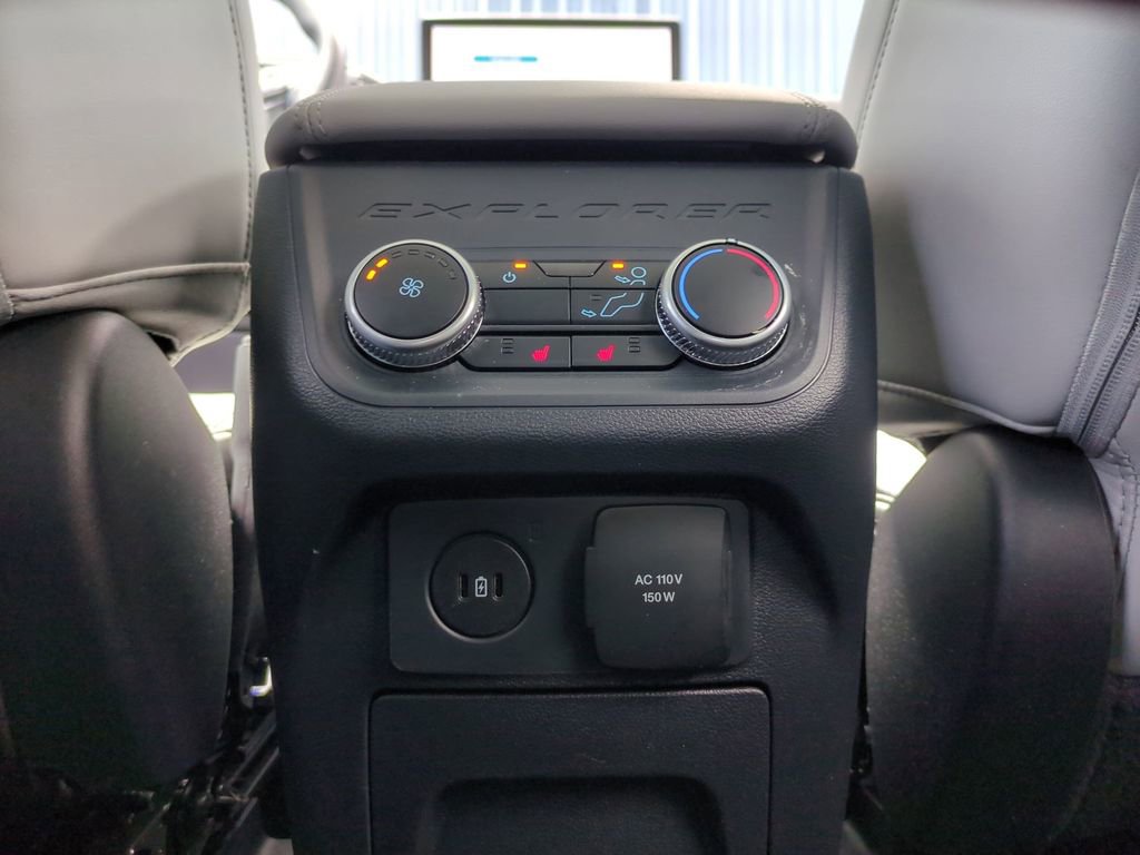 Certified 2025 Ford Explorer Platinum w/ Ultimate Package RWD image 28