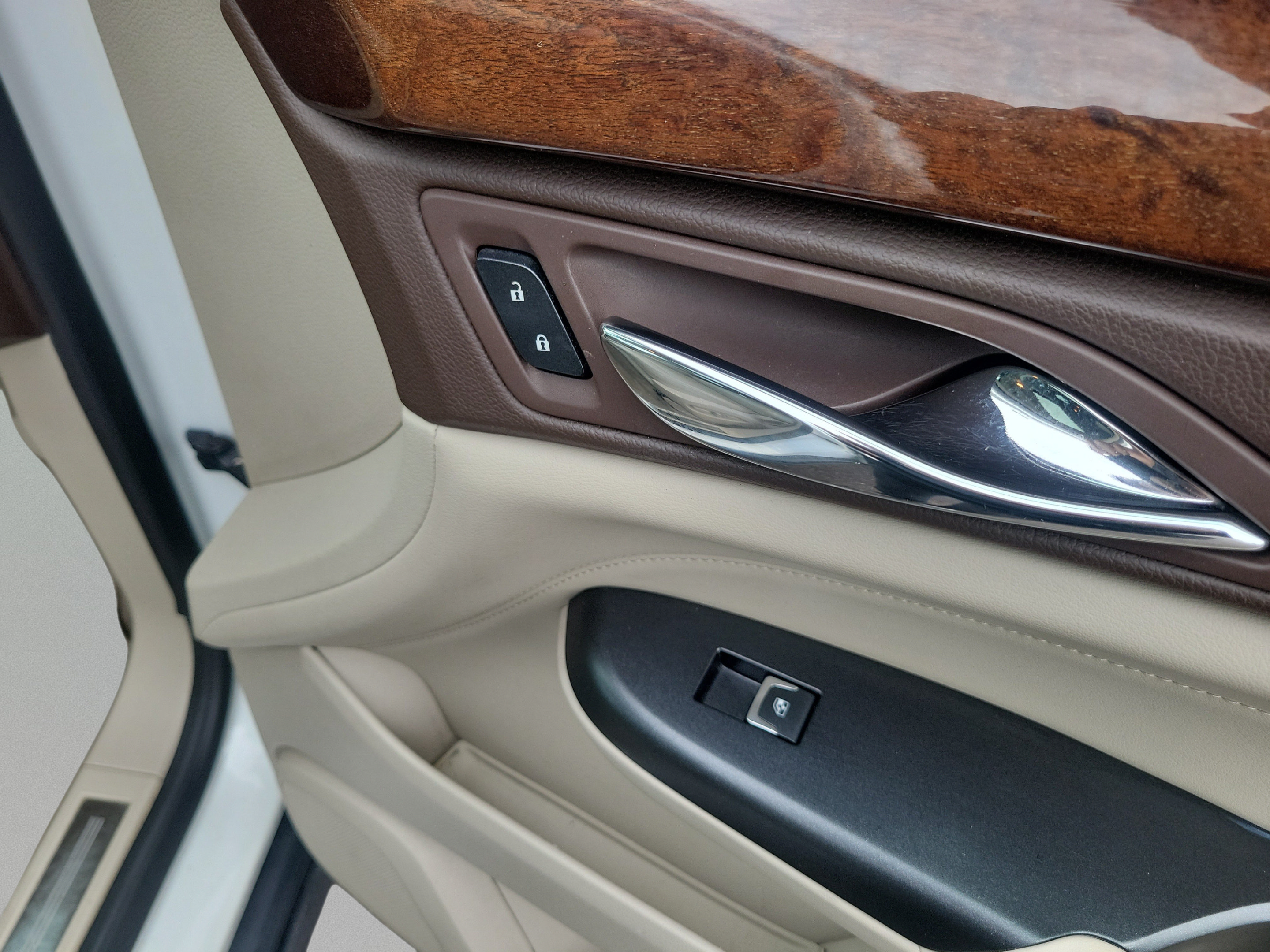 Used 2016 Cadillac SRX Performance FWD image 22