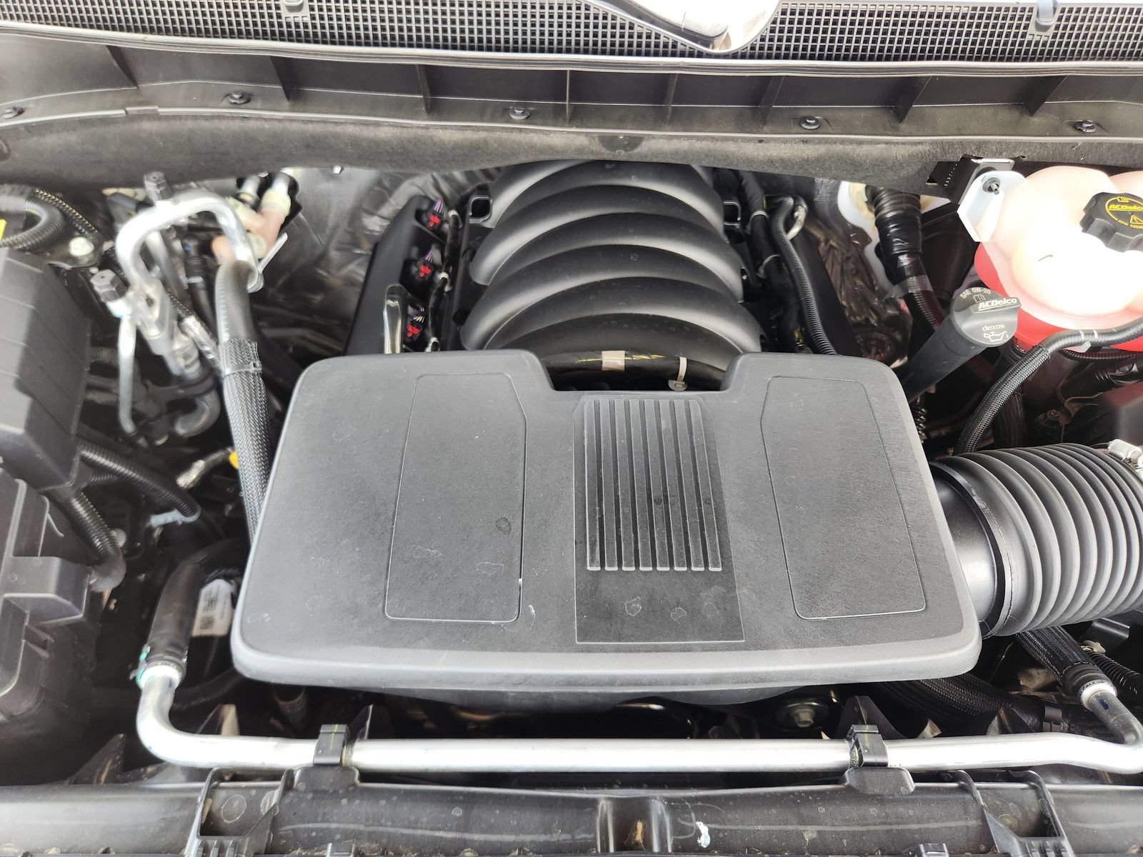 Used 2025 Chevrolet Tahoe LS RWD image 35