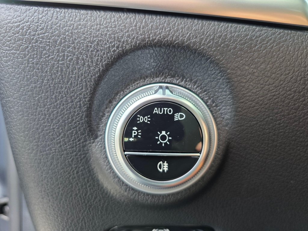 Used 2024 Mercedes-Benz C 300 4MATIC Sedan image 32